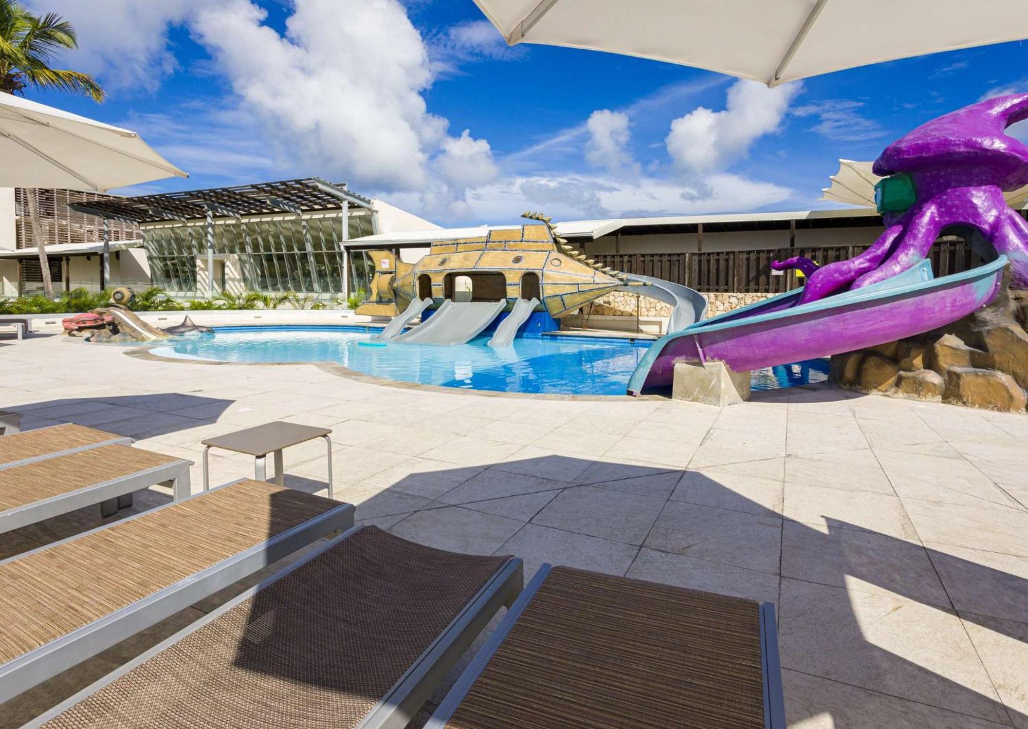 Sonesta Maho Beach All Inclusive Resort Casino & Spa Exterior photo